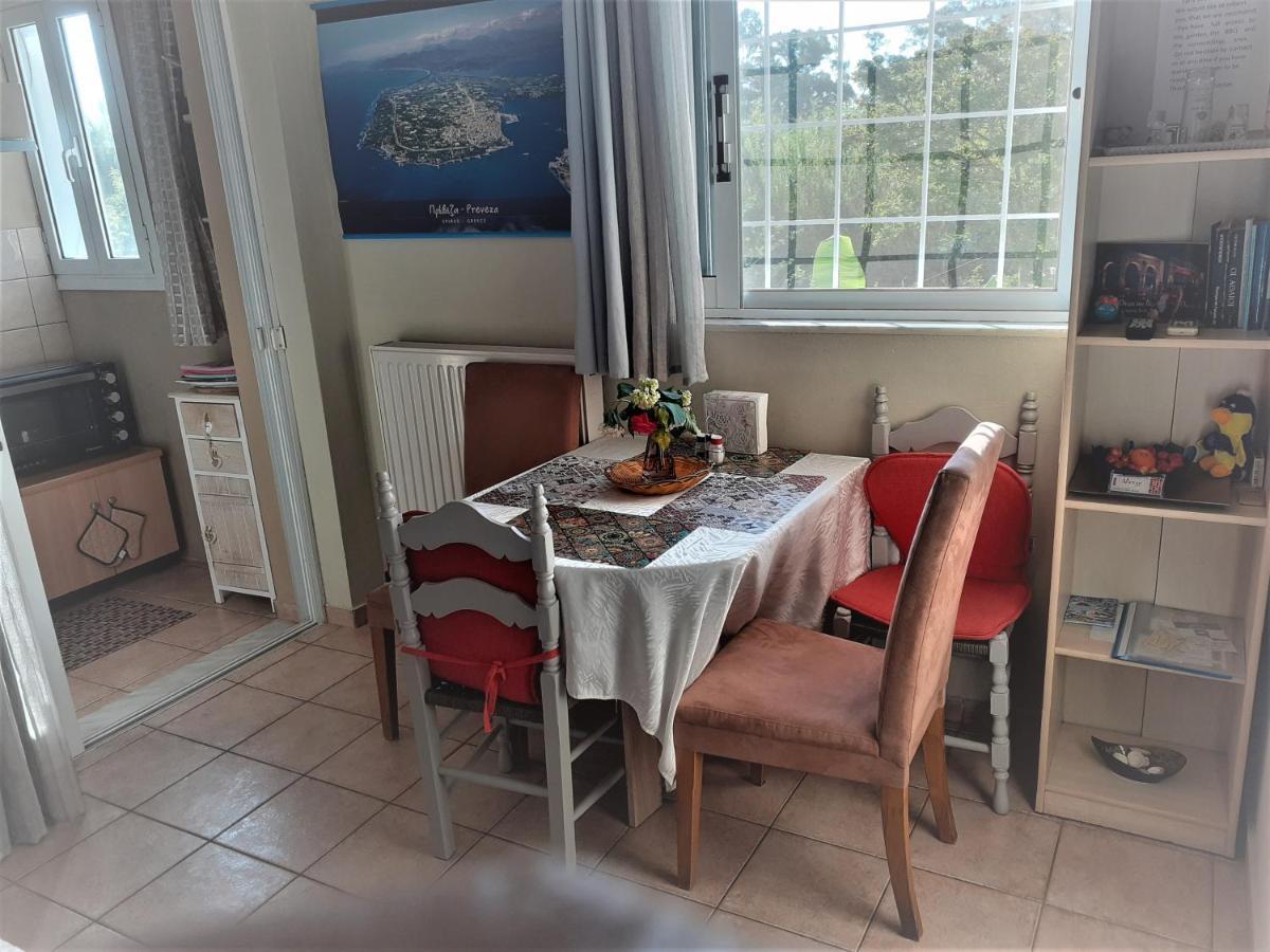 Top Floor On Villa, 3' From Center, By The Sea! Host Is Efi Kwsta Preveza Eksteriør billede