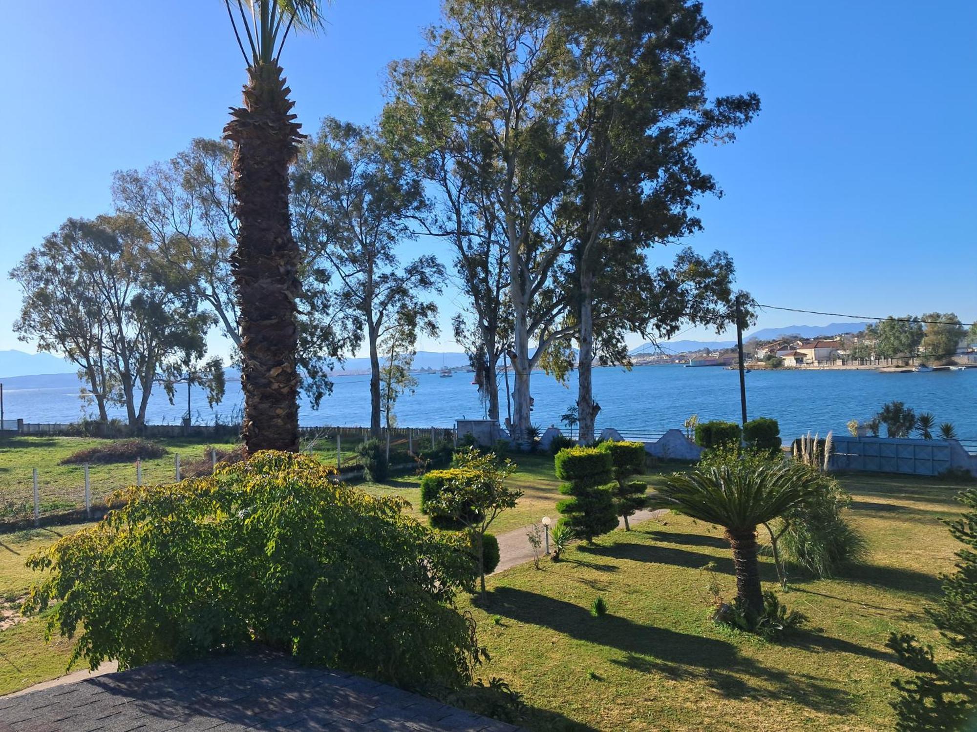 Top Floor On Villa, 3' From Center, By The Sea! Host Is Efi Kwsta Preveza Eksteriør billede