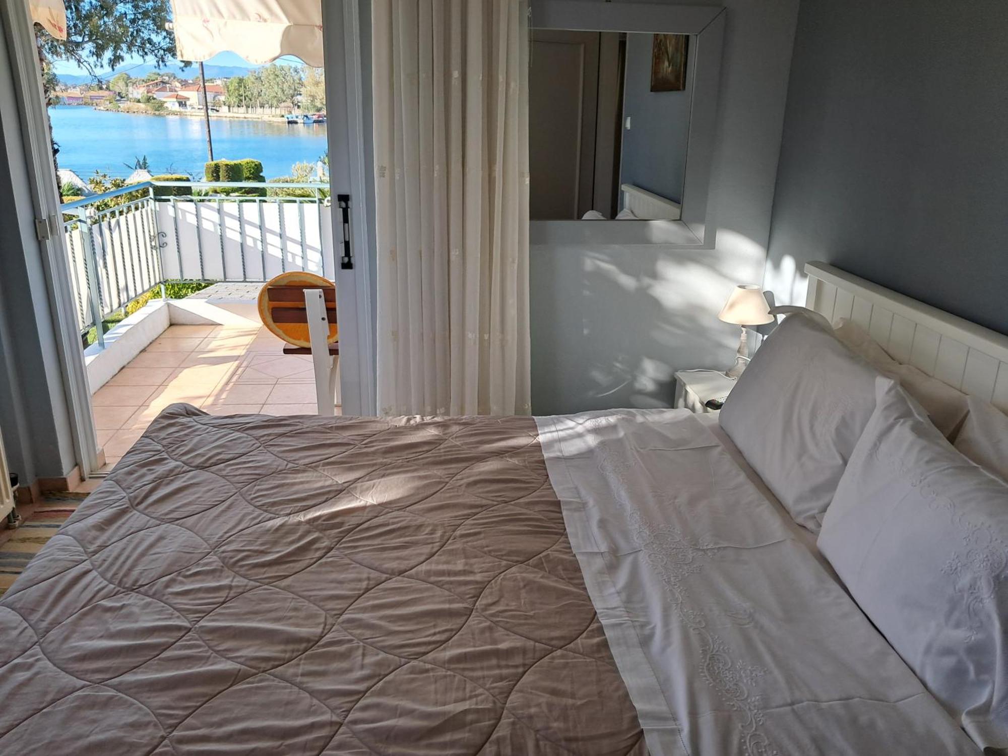 Top Floor On Villa, 3' From Center, By The Sea! Host Is Efi Kwsta Preveza Eksteriør billede